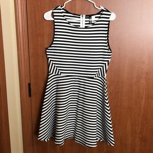 Women’s spring/summer dress